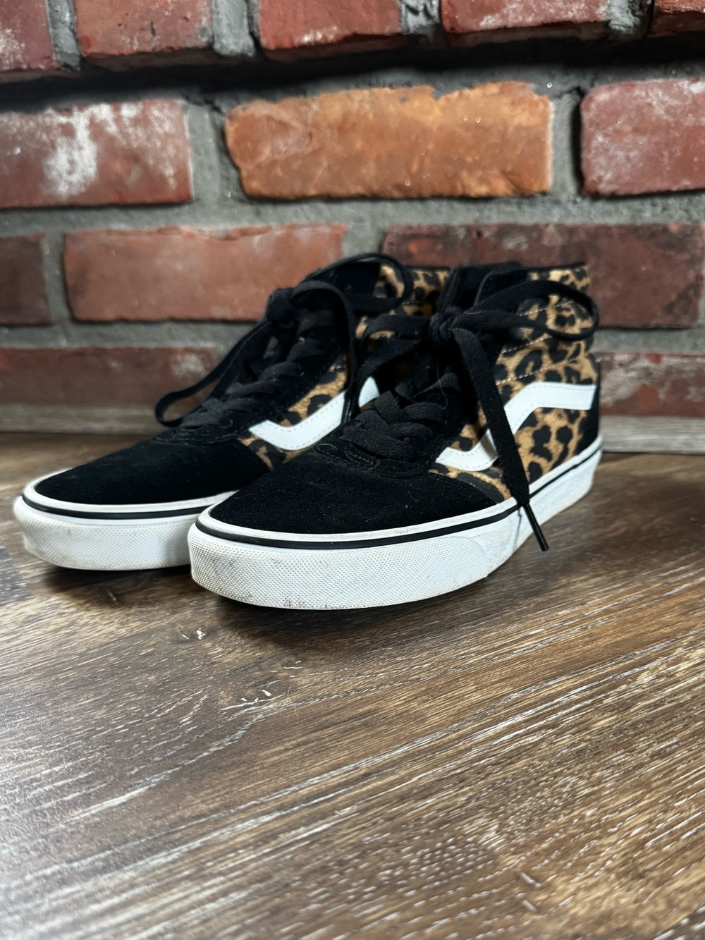 Vans Kids High-Top Sneakers in Black and Leopard